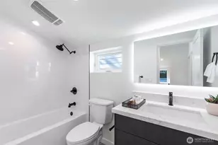 127 N 136th St, Seattle, WA 98133 - Photo 23