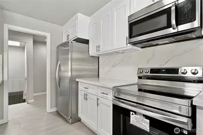 16135 Densmore Ave N, Shoreline, WA 98133 - Photo 9