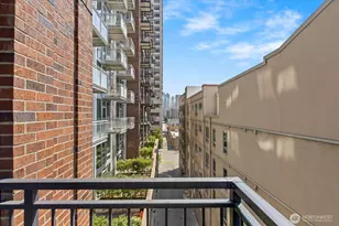 2911 2nd Ave, Seattle, WA 98121 - Photo 15
