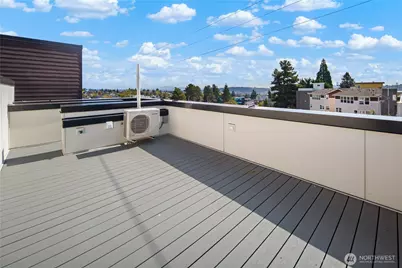 4630 Linden Avenue N, Seattle, WA 98103 - Photo 21