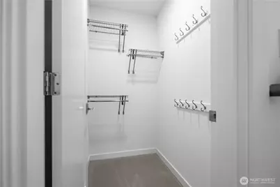 4630 Linden Avenue N, Seattle, WA 98103 - Photo 13