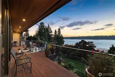 13210 Holmes Point Drive NE, Kirkland, WA 98034 - Photo 3