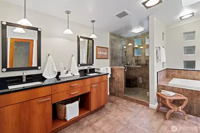 13210 Holmes Point Drive NE, Kirkland, WA 98034 - Photo 19