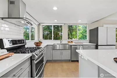 14023 SE 60th Street, Bellevue, WA 98006 - Photo 11