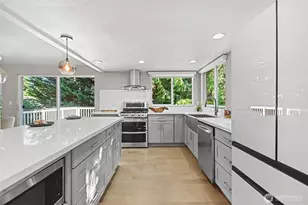 14023 SE 60th St, Bellevue, WA 98006 - Photo 9