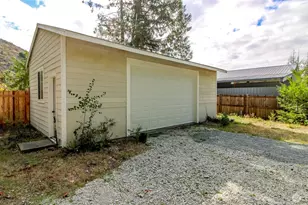 19510 215th St E, Orting, WA 98360 - Photo 3