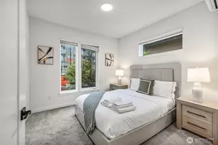 5240 Brooklyn Ave NE, Seattle, WA 98105 - Photo 7