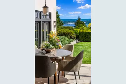 3825 E Highland Drive, Seattle, WA 98112 - Photo 17