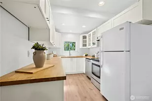 733 N 97th St, Seattle, WA 98103 - Photo 11
