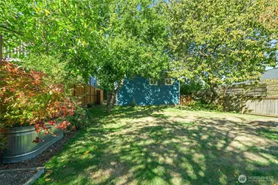 733 N 97th  Street, Seattle, WA 98103 - Photo 33