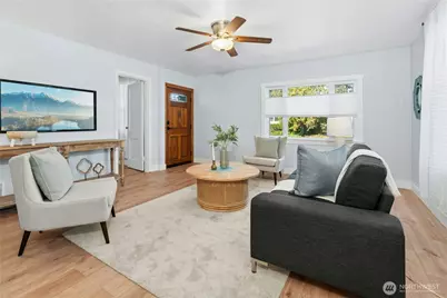 733 N 97th  Street, Seattle, WA 98103 - Photo 9