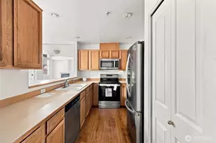 6704 S 239th Pl, Kent, WA 98032 - Photo 5