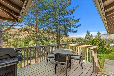 1729 Canyon Crest Drive, Wenatchee, WA 98801 - Photo 13