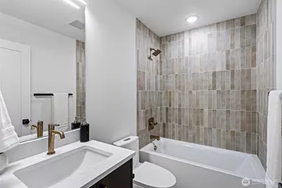 6318 41st Avenue SW #E5, Seattle, WA 98136 - Photo 15