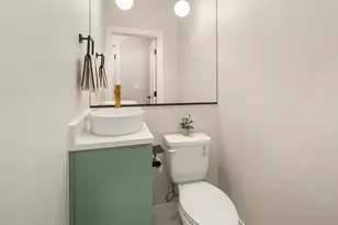 10041 38th Ave NE, Seattle, WA 98125 - Photo 11