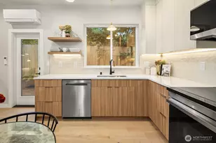 10041 38th Ave NE, Seattle, WA 98125 - Photo 9