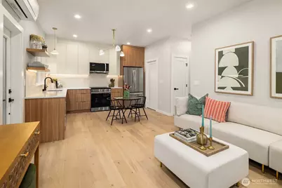 10041 38th Avenue NE, Seattle, WA 98125 - Photo 3