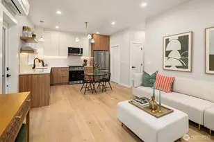 10041 38th Ave NE, Seattle, WA 98125 - Photo 3