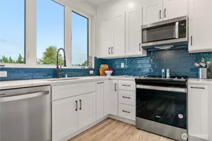 12225 Roseberg Ave S, Seattle, WA 98168 - Photo 9
