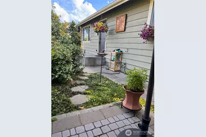 2428 E 11th St, Bremerton, WA 98310 - Photo 1