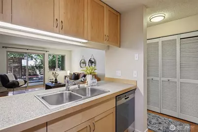 275 W Roy Street #114, Seattle, WA 98119 - Photo 9
