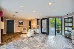 275 W Roy St, Seattle, WA 98119 - Photo 23