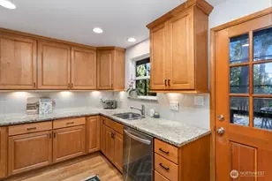 17210 30th Ave NE, Lake Forest Park, WA 98155 - Photo 7