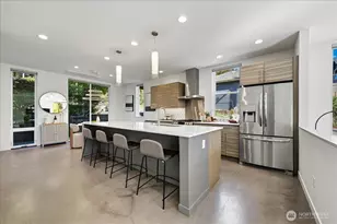 3915 SW Genesee St, Seattle, WA 98116 - Photo 9