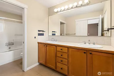 5589 Lakemont Boulevard SE #1706, Bellevue, WA 98006 - Photo 9