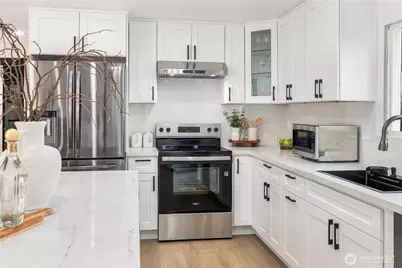 638 S 160th Street, Burien, WA 98148 - Photo 15
