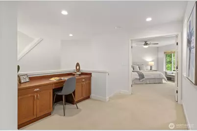 1021 271st Avenue SE, Sammamish, WA 98075 - Photo 27