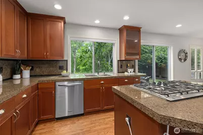 1021 271st Avenue SE, Sammamish, WA 98075 - Photo 11