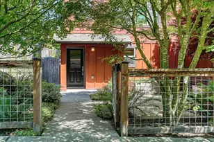 2130 N 113th St, Seattle, WA 98133 - Photo 3