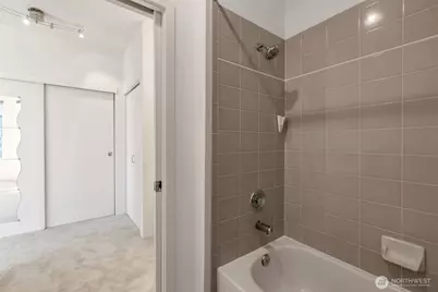 2414 1st Avenue #617, Seattle, WA 98121 - Photo 17