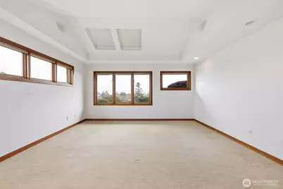 9600 Hilltop Road, Bellevue, WA 98004 - Photo 9