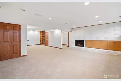 9600 Hilltop Road, Bellevue, WA 98004 - Photo 19