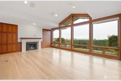 9600 Hilltop Road, Bellevue, WA 98004 - Photo 3