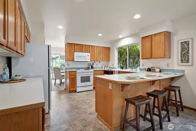 517 Galloway Street, Steilacoom, WA 98388 - Photo 9