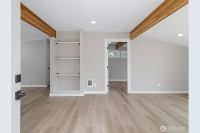 5600 Ocean View Boulevard NE, Bremerton, WA 98311 - Photo 15