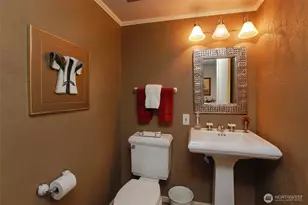 3829 43rd Ave NE, Seattle, WA 98105 - Photo 31