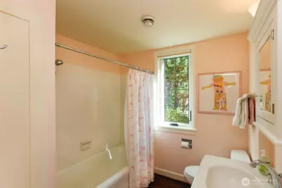 3829 43rd Avenue NE, Seattle, WA 98105 - Photo 25