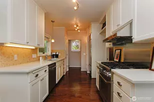 3829 43rd Ave NE, Seattle, WA 98105 - Photo 17