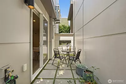 1806 25th Avenue #A, Seattle, WA 98122 - Photo 11