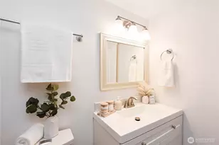 1214 Taylor Ave N, Seattle, WA 98109 - Photo 17