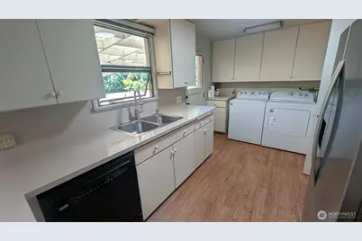 16023 32nd Avenue NE, Lake Forest Park, WA 98155 - Photo 5