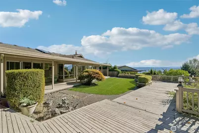 201 171st Place NE, Bellevue, WA 98008 - Photo 1