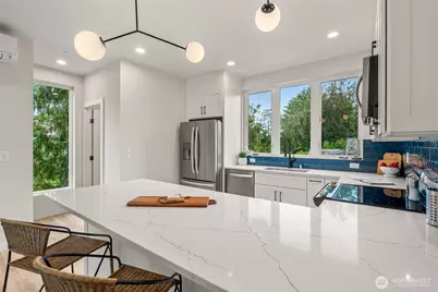 12225 Roseberg Avenue S #9, Seattle, WA 98168 - Photo 5