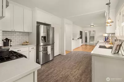 1060 Spruce Street, Edmonds, WA 98020 - Photo 7