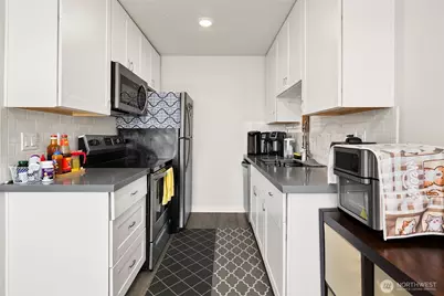 9623 248th Street #B12, Kent, WA 98030 - Photo 5