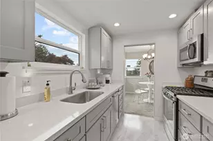 707 W Bertona St, Seattle, WA 98119 - Photo 7